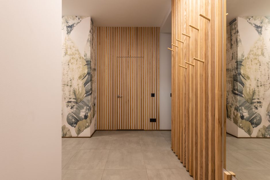 Inheemse plantdecoratie bij milieuvriendelijke wandpanelen. Inheemse plantdecoratie bij milieuvriendelijke wandpanelen.